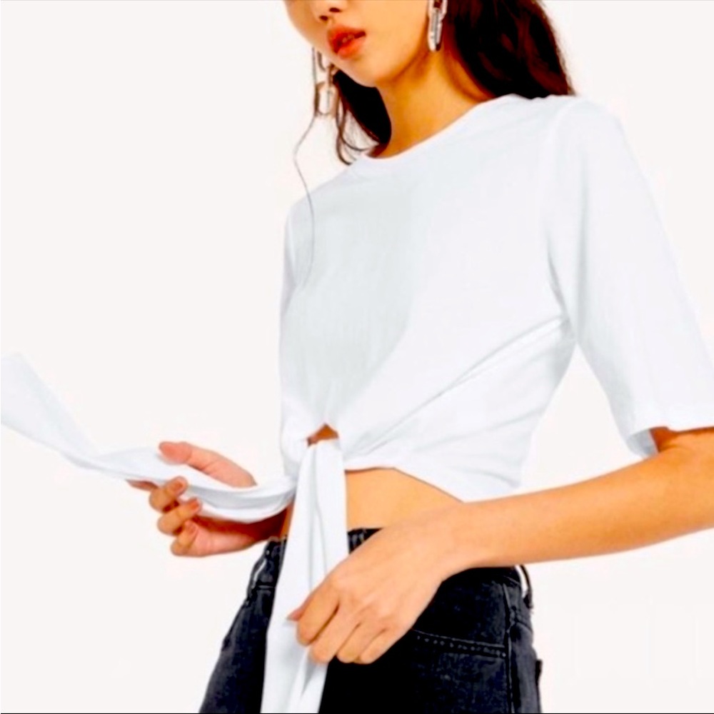 NWOT🤍ZARA🤍TIE FRONT WHITE TEE